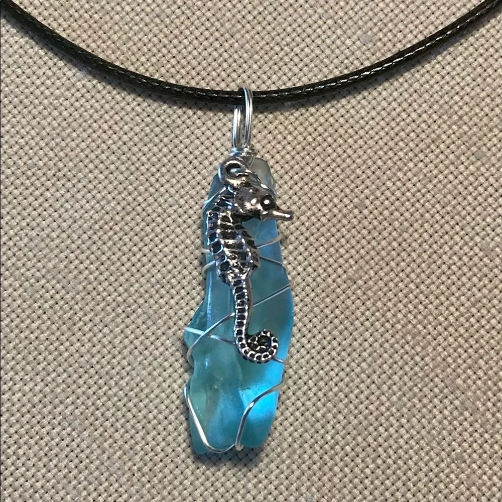 HAND CRAFTED Wire Wrapped Antique Glass Pendant Necklace Sea Horse Charm - Picture 1 of 3